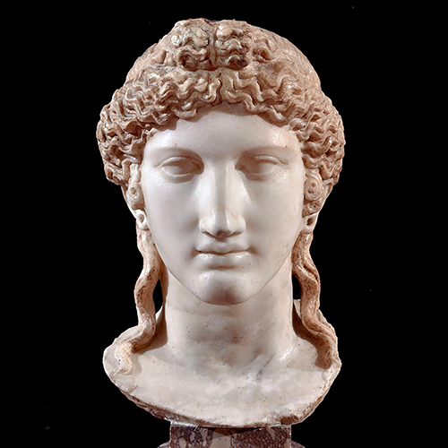 Centre frame of the Isis bust sequence